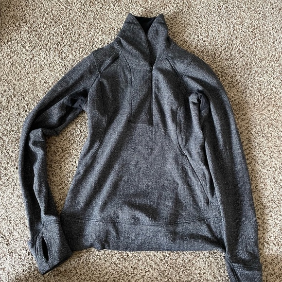 Lululemon running shirt - size 4 - Picture 1 of 4